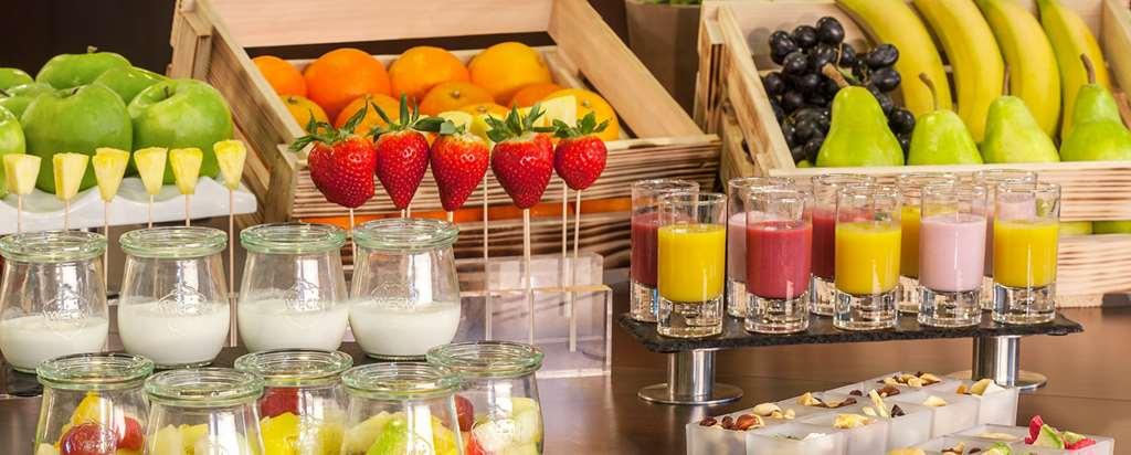 Nh Timisoara Hotel Ресторант снимка