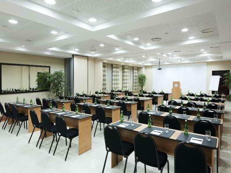 Nh Timisoara Hotel Екстериор снимка